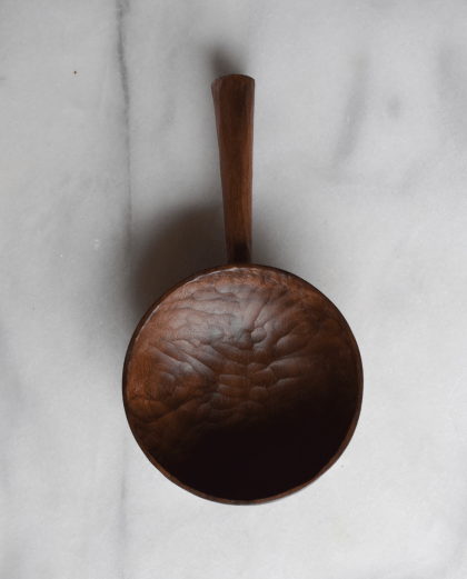 Large walnut scoop 2